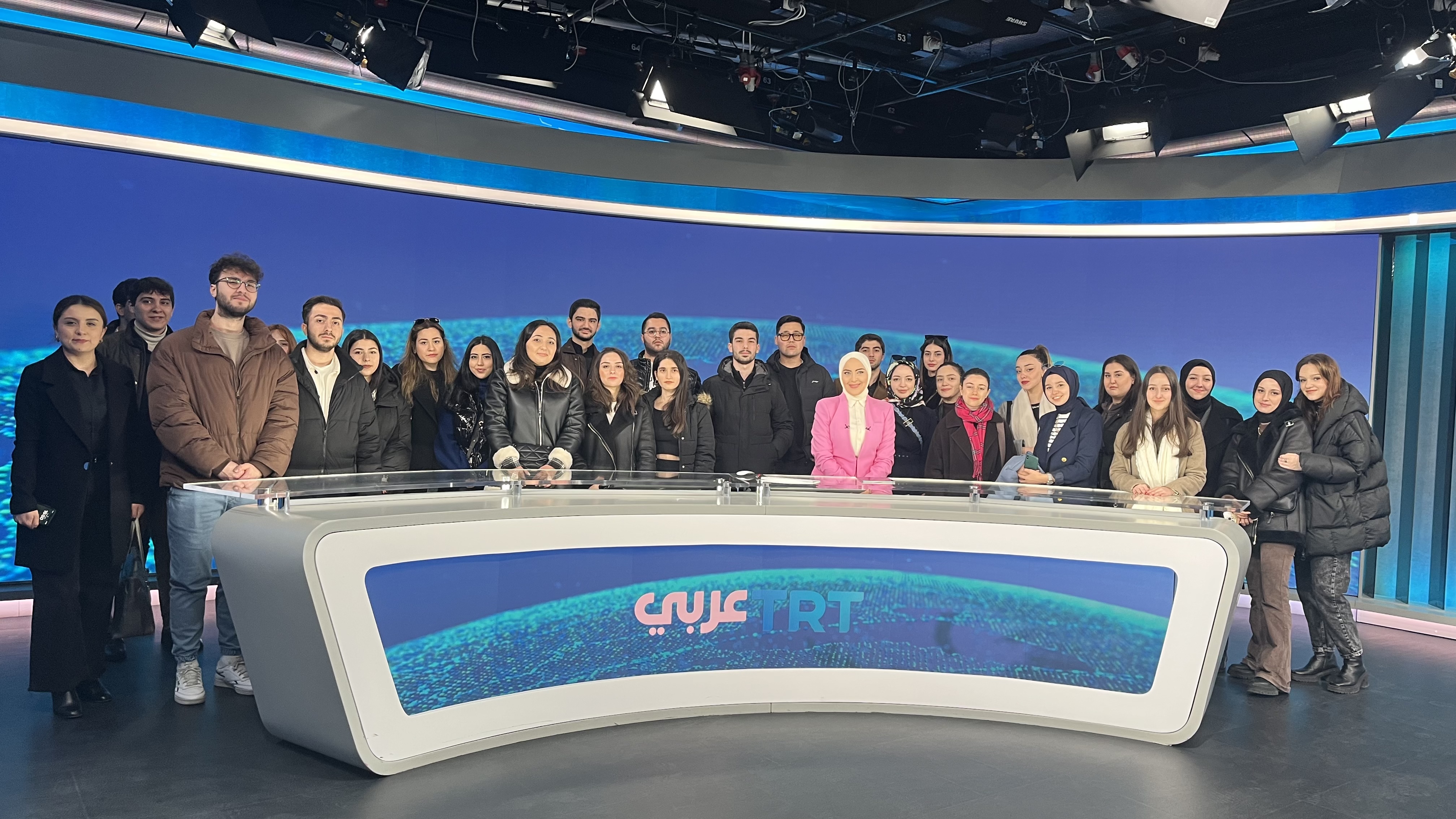 İstanbul Ticaret Üniversitesi İletişim Fakültesi Öğrencileri TRT Stüdyolarını Ziyaret Etti